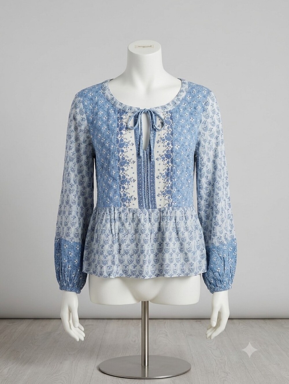 Lucky Brand Light Blue Floral Tie-Neck Peplum Blouse Size Medium